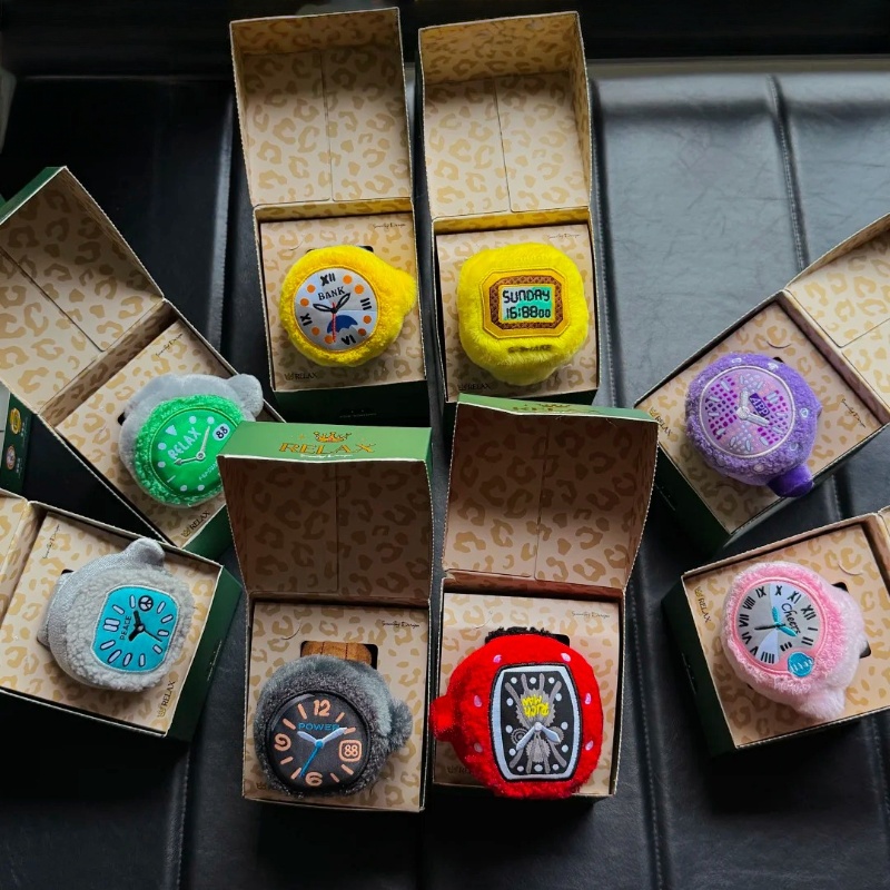 Em estoque pop domingo pelúcia - Jewelry Watches Box avaliação e preço