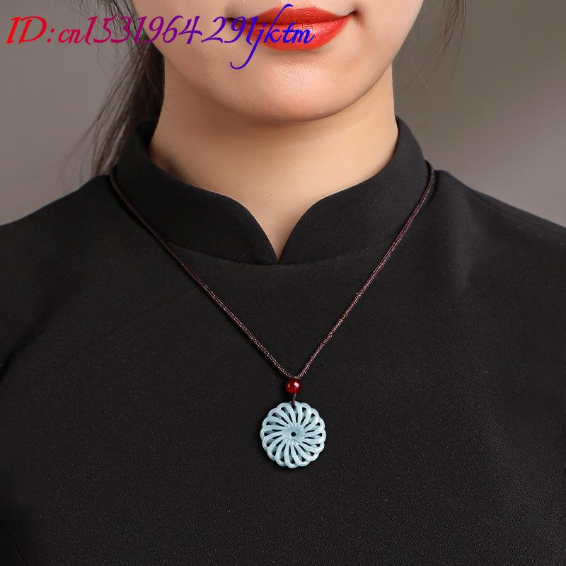 Colar com Pingente de Flor em  - Necklace Pendant avaliação e preço