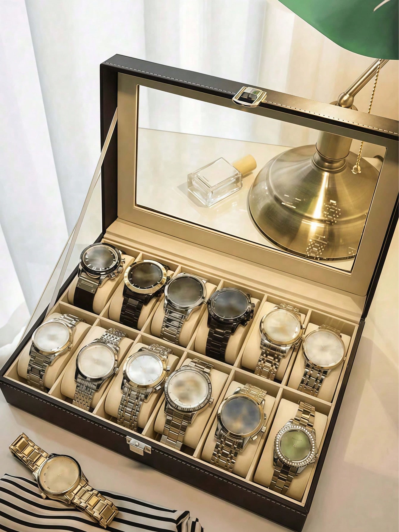 Caixa de Relógio de Couro com  - Jewelry Watches Box avaliação e preço